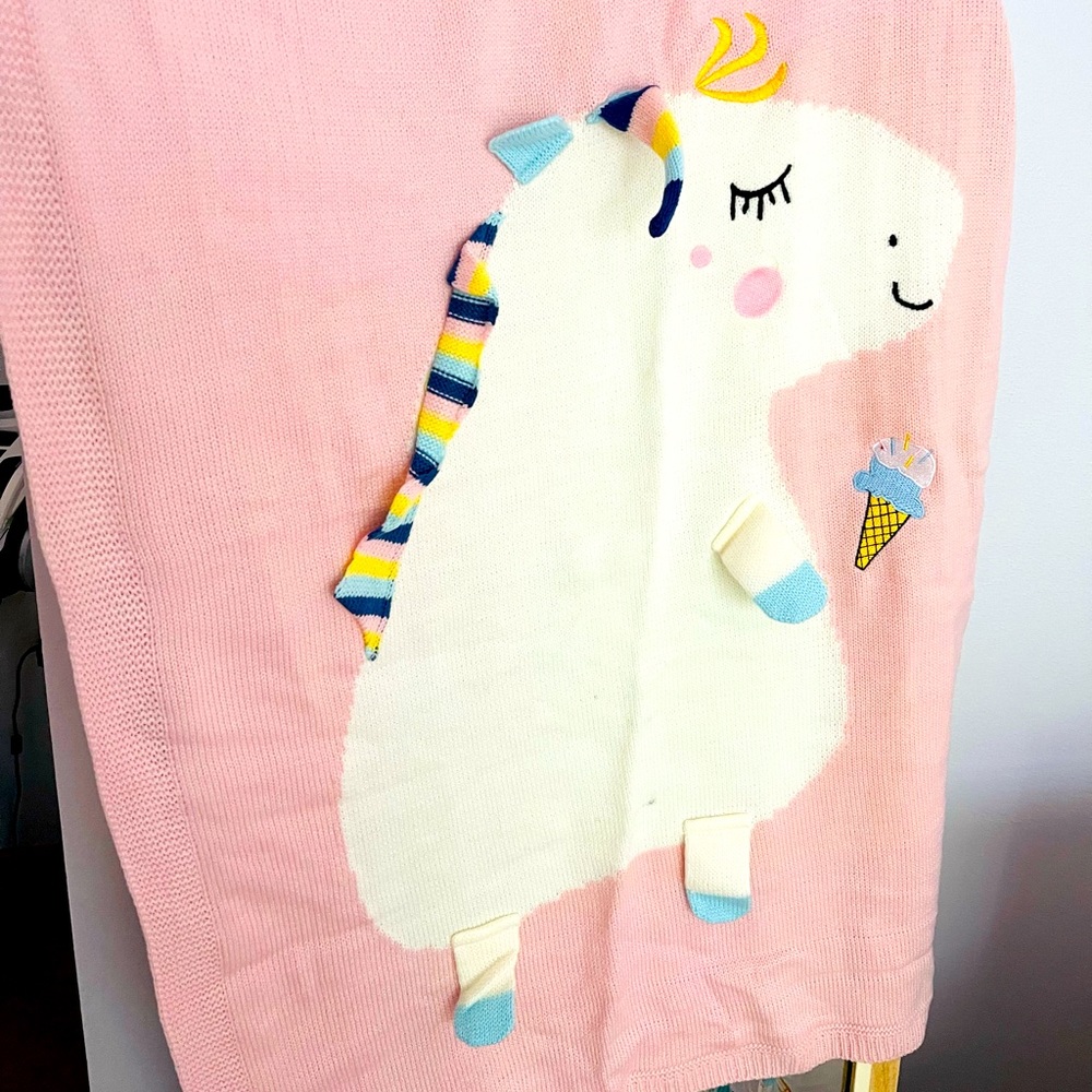 Cute knit kids blanket new !